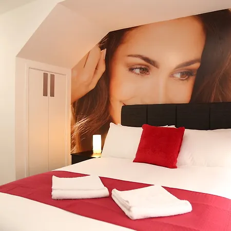 Hotel Wembley Park 3*