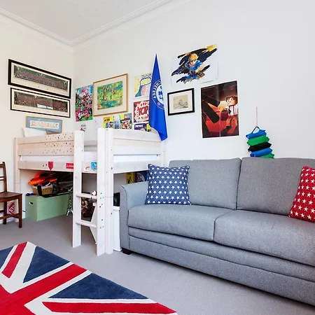 Veeve - Coveted Clapham Common