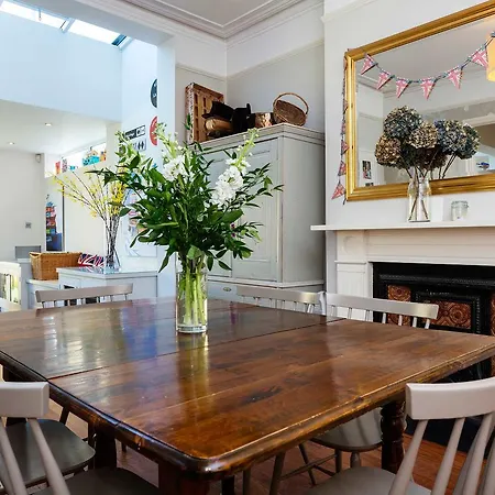 Veeve - Coveted Clapham Common