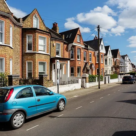 Veeve - Coveted Clapham Common