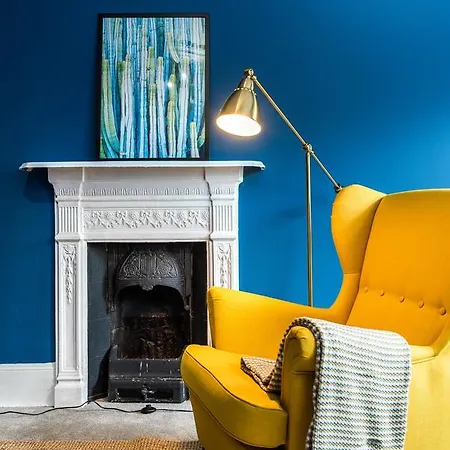 Sherlock's By Allo Housing Apartment London