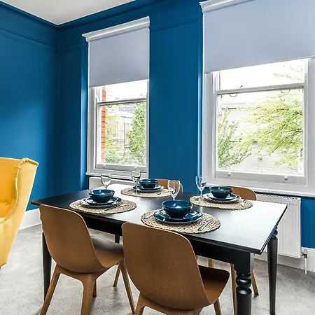 Sherlock's By Allo Housing *