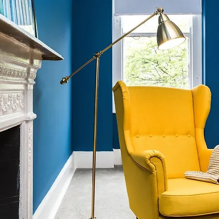 Sherlock's By Allo Housing Apartment *
