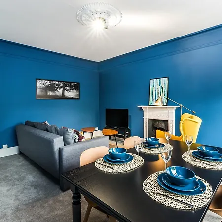 Sherlock's By Allo Housing Apartment London