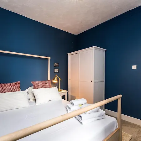 Apartment Sherlock's By Allo Housing London