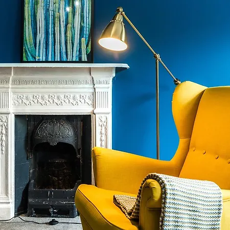 Sherlock's By Allo Housing Apartment