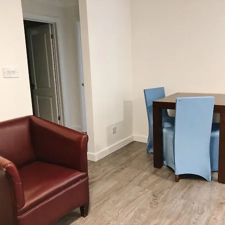 Kensington Apartment 3*
