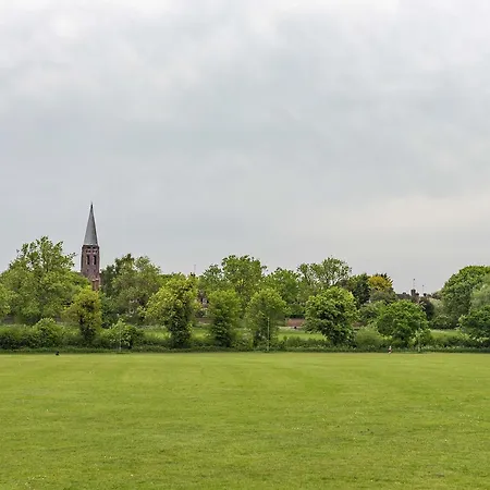 Charming Golders By Hampstead Heath