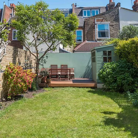 Lavish Nordic Styled Fulham By The Thames * London