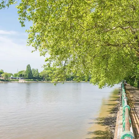 Lavish Nordic Styled Fulham By The Thames London