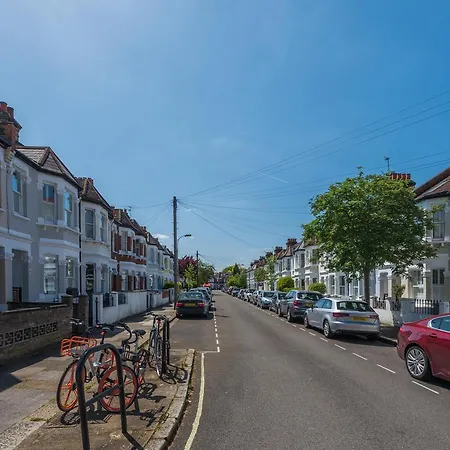 Holiday home Lavish Nordic Styled Fulham By The Thames