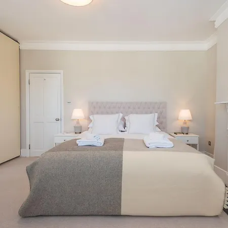 Holiday home Lavish Nordic Styled Fulham By The Thames