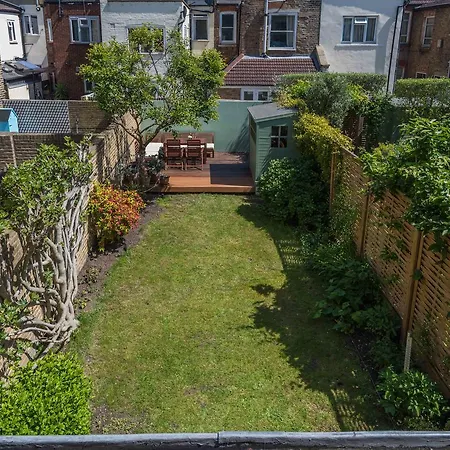 Holiday home Lavish Nordic Styled Fulham By The Thames London