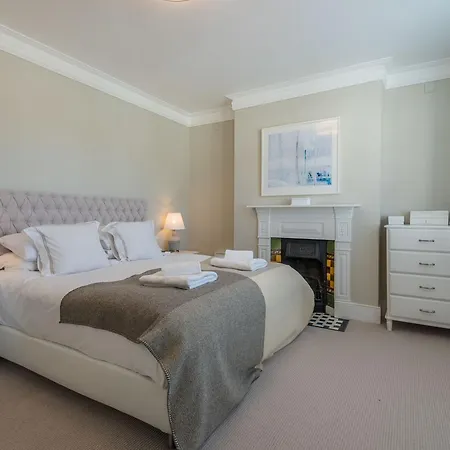 Holiday home Lavish Nordic Styled Fulham By The Thames