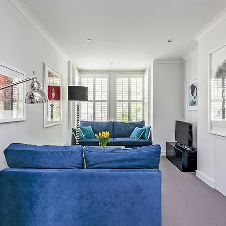 Apartment Elegant Shepherds Bush By Kensington Olympia By Underthedoormat