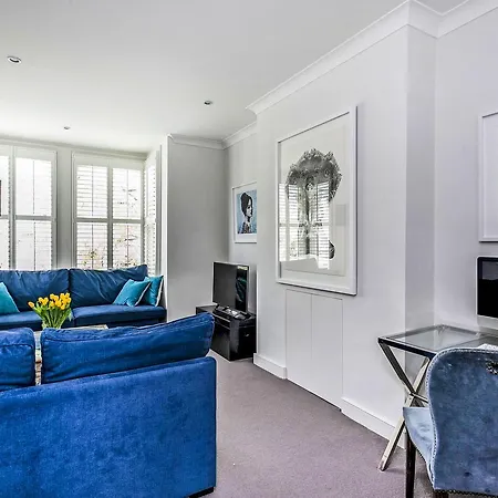 Apartment Elegant Shepherds Bush By Kensington Olympia By Underthedoormat