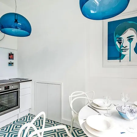 Elegant Shepherds Bush By Kensington Olympia By Underthedoormat * London