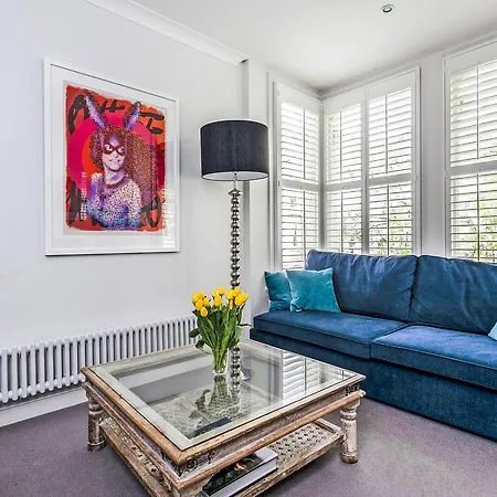 Elegant Shepherds Bush By Kensington Olympia By Underthedoormat * London
