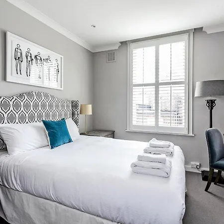 Apartment Elegant Shepherds Bush By Kensington Olympia By Underthedoormat *