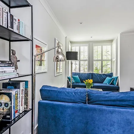 Elegant Shepherds Bush By Kensington Olympia By Underthedoormat