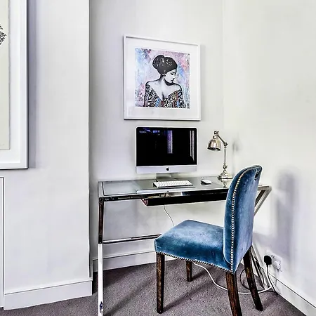 Elegant Shepherds Bush By Kensington Olympia By Underthedoormat Apartment London