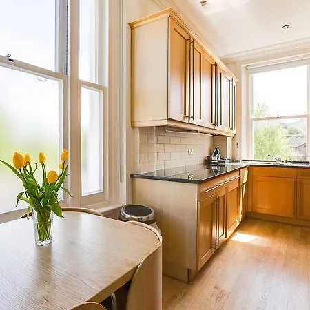 Guestready - Beautiful 2br In Wimbledon Village Wparking Apartment *