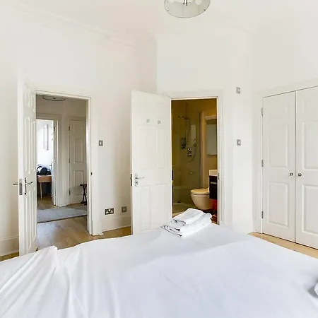 Guestready - Beautiful 2br In Wimbledon Village Wparking Apartment London