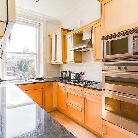 Guestready - Beautiful 2br In Wimbledon Village Wparking London