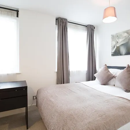 Apartment St. Paul's 2 *