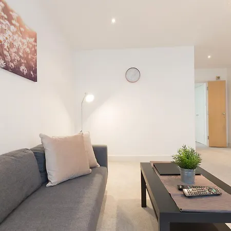 Apartment St. Paul's 2 *