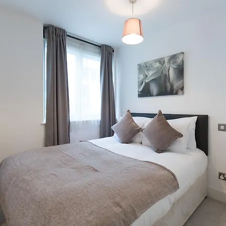 St. Paul's 2 Apartment *
