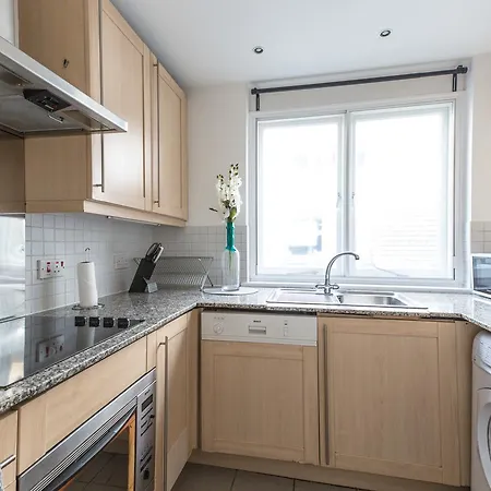 St. Paul's 2 Apartment *