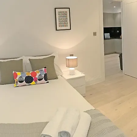 Oxford Circus Apartment