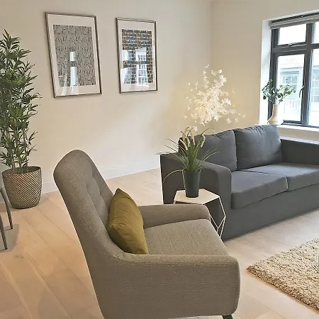 Oxford Circus Apartment