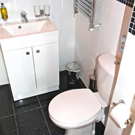 Crompton 4*