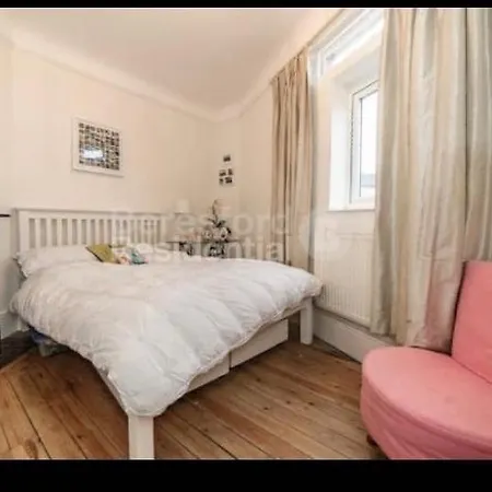 Karen Guest house London