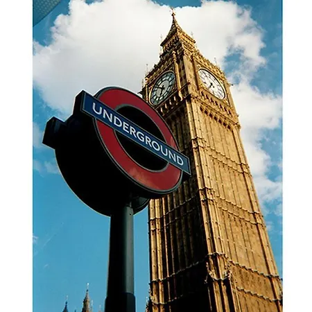 Queen's - Euston *
