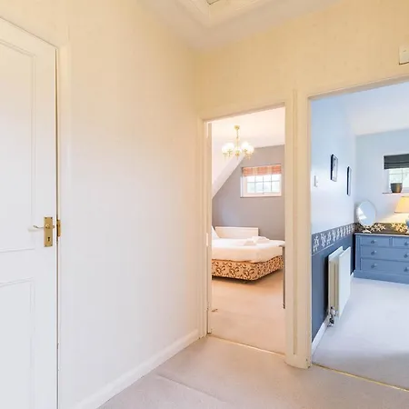 Unique Country Nr Nature Reserve Sleeps 4 London