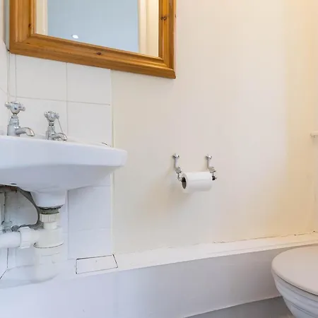 Apartment New Cosy 2 Bedroom Detached House West Finchley *