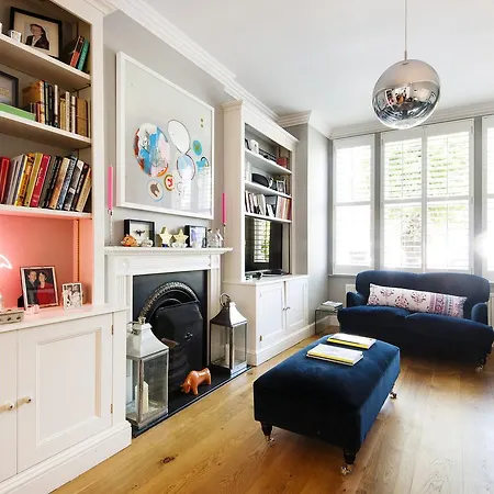 Casa vacanze Enchanting Southfields By King George's Park