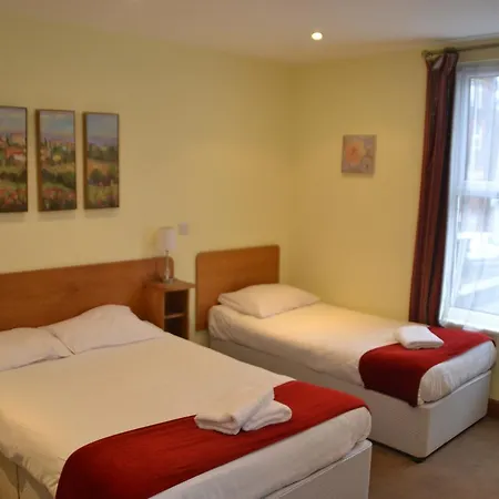 65 Hotell 2*