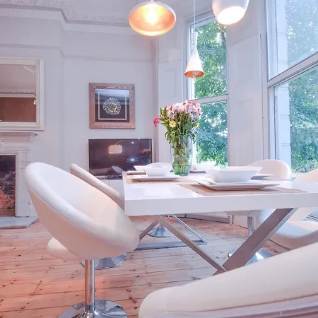 Stylish 2br Designer Flat Holland Park