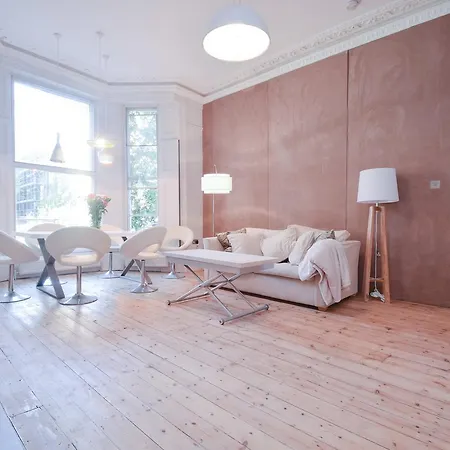 Stylish 2br Designer Flat Holland Park Apartment London