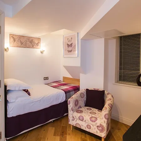 The Pods At Nell Gwynn Aparthotel 4*