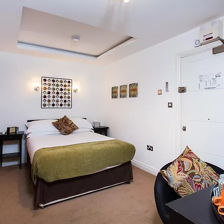The Pods At Nell Gwynn Aparthotel 4*