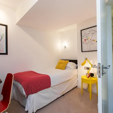 The Pods At Nell Gwynn Aparthotel
