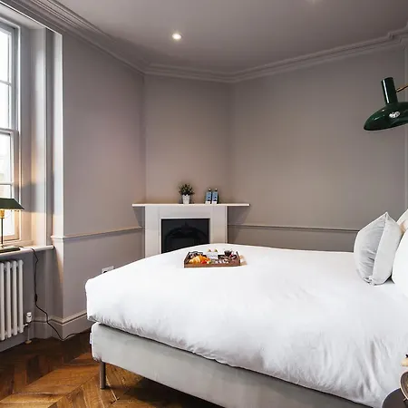 The Cleveland Arms Apartment