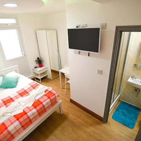 Green Suites 4*