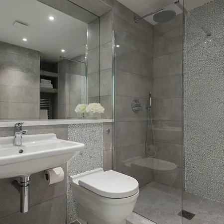 Gate House Apartments, Towerbridge Apartment London