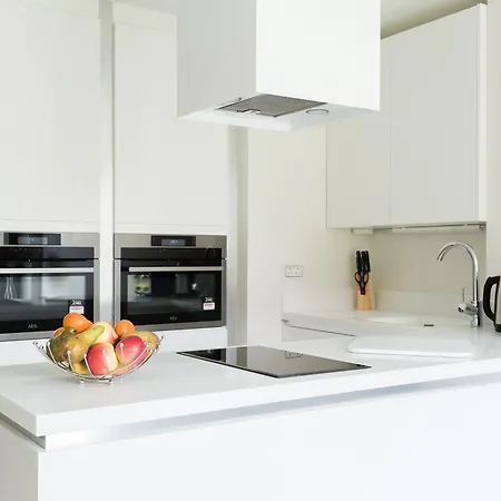 Gate House Apartments, Towerbridge Apartment *